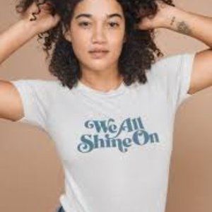 *NWT* The Bee and Fox  Fitted Tee size M